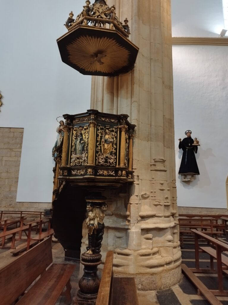 púlpito de la iglesia de San Julián (Toro)