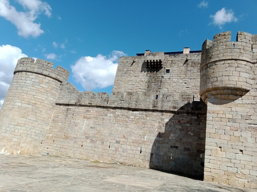 Vista del Castillo de Puebla de Sanabria