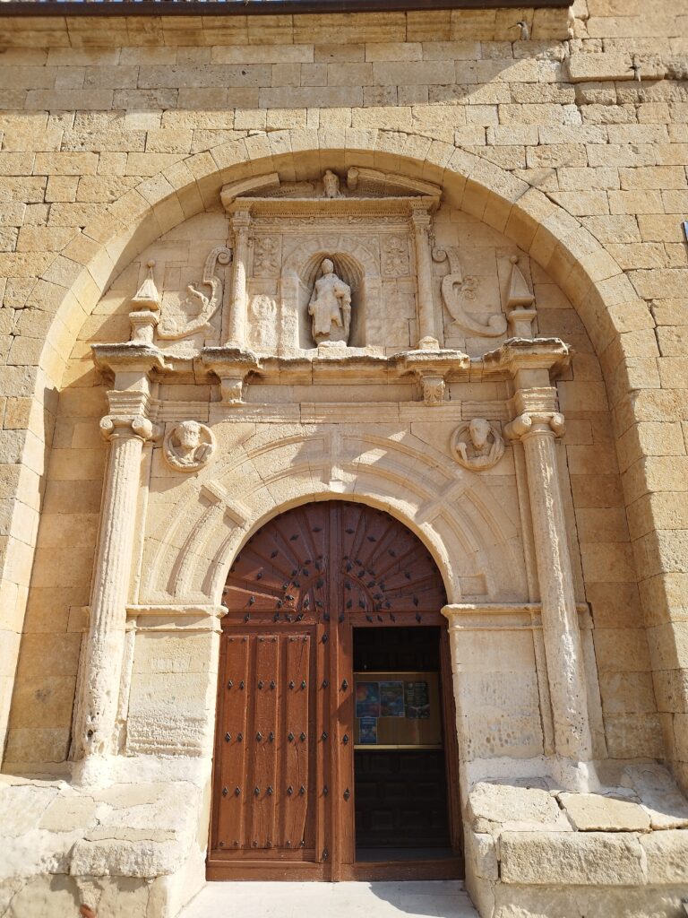 Puerta de acceso de San Juan Bautista de Fuentesaúco.